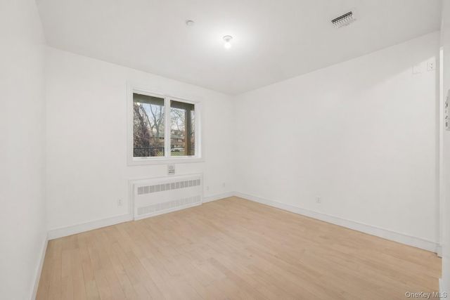 15 Warren Court 101, Monsey, NY 10952