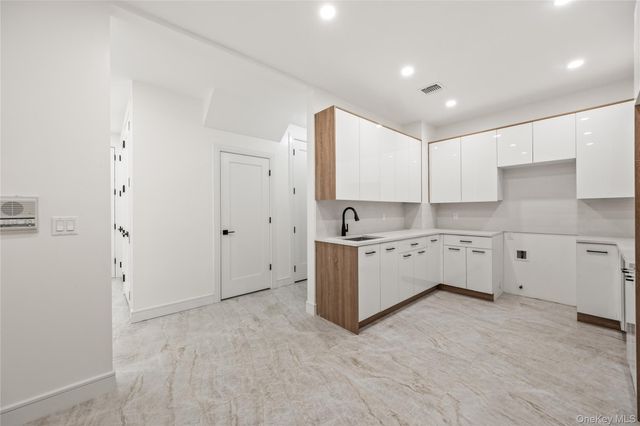 15 Warren Court 101, Monsey, NY 10952