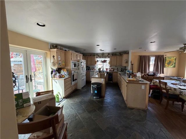 839 Apple, Wrightwood, CA 92397