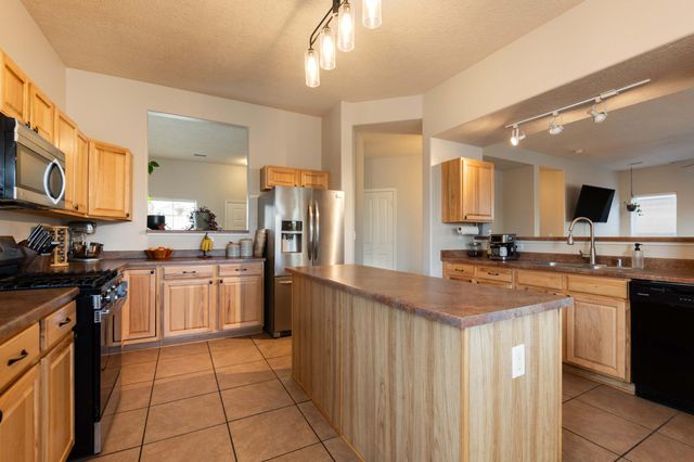 1120 Reynosa Loop SE, Rio Rancho, NM 87124