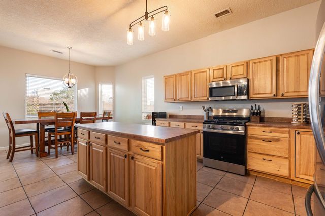 1120 Reynosa Loop SE, Rio Rancho, NM 87124