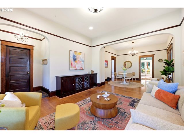 1820 N SCHOFIELD St, Portland, OR 97217