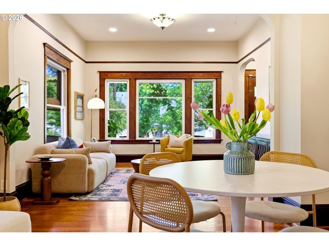 1820 N SCHOFIELD St, Portland, OR 97217