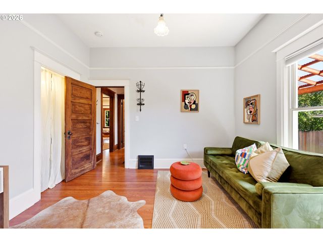 1820 N SCHOFIELD St, Portland, OR 97217