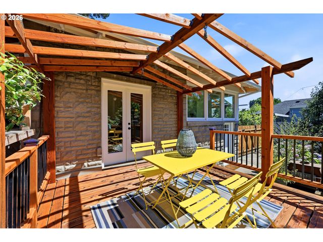 1820 N SCHOFIELD St, Portland, OR 97217