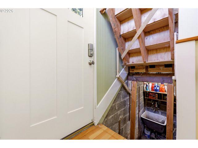 1820 N SCHOFIELD St, Portland, OR 97217