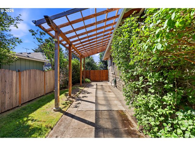 1820 N SCHOFIELD St, Portland, OR 97217