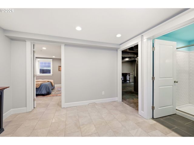 1820 N SCHOFIELD St, Portland, OR 97217