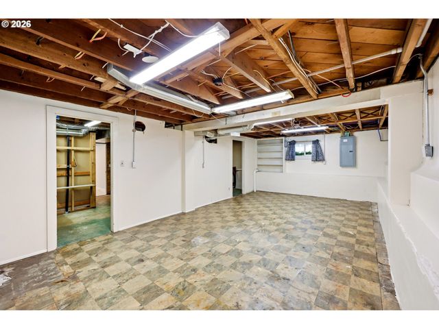 1820 N SCHOFIELD St, Portland, OR 97217