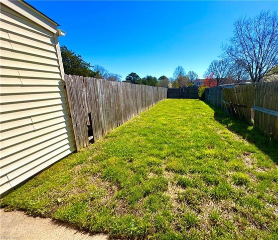 3831 Buchanan Dr, Virginia Beach, VA 23453