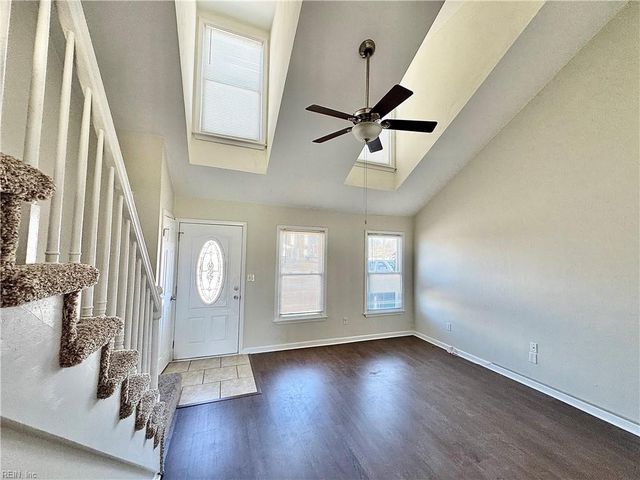 3831 Buchanan Dr, Virginia Beach, VA 23453