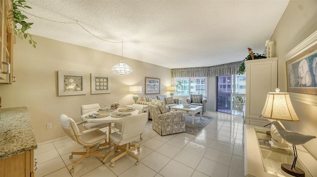 1250 N PORTOFINO DRIVE 305MAR, Sarasota, FL 34242