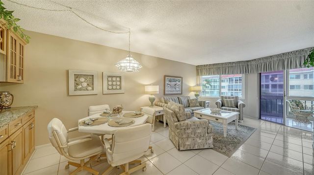 1250 N PORTOFINO DRIVE 305MAR, Sarasota, FL 34242