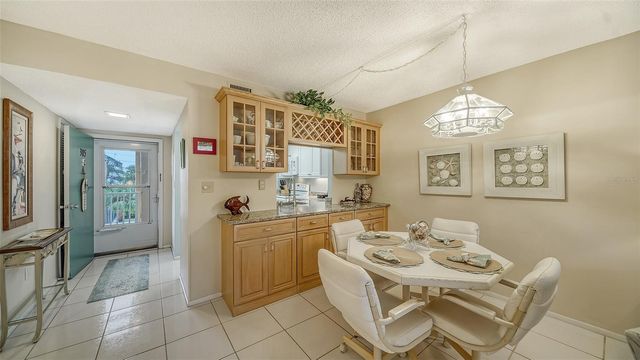 1250 N PORTOFINO DRIVE 305MAR, Sarasota, FL 34242