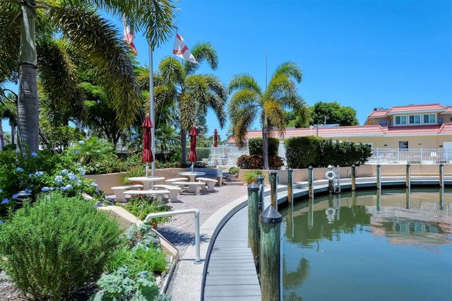 1250 N PORTOFINO DRIVE 305MAR, Sarasota, FL 34242