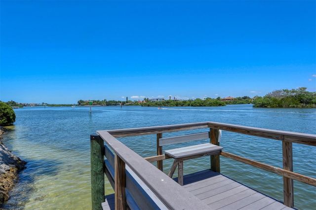 1250 N PORTOFINO DRIVE 305MAR, Sarasota, FL 34242