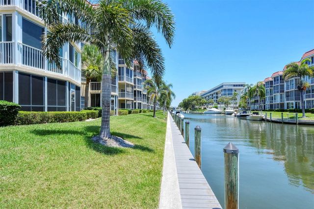 1250 N PORTOFINO DRIVE 305MAR, Sarasota, FL 34242