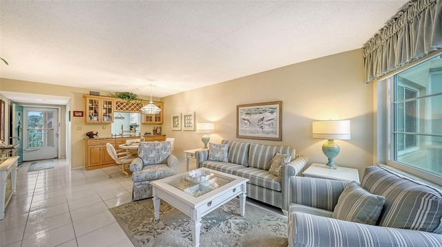 1250 N PORTOFINO DRIVE 305MAR, Sarasota, FL 34242