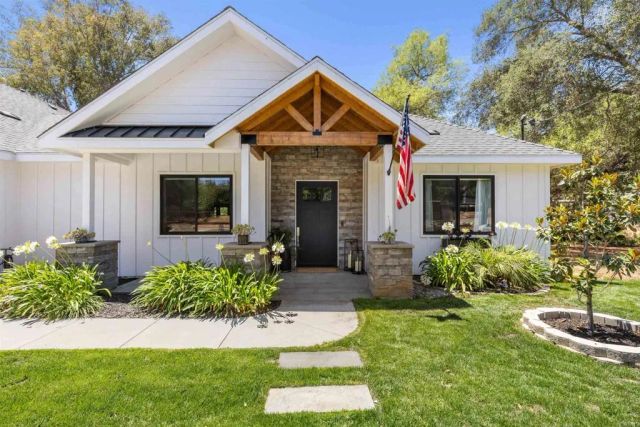 25812 Willow Lane, Escondido, CA 92026