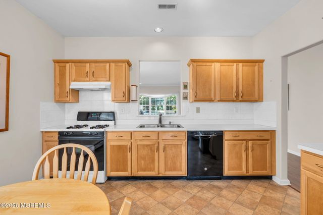 3 Geoffrey Court, Manchester, NJ 08759