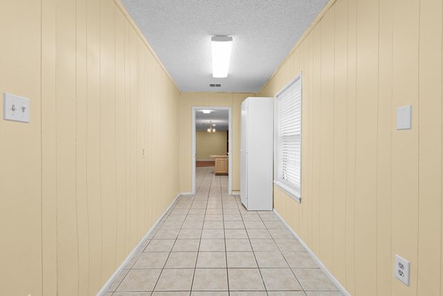 2803 Amberwood Dr, Longview, TX 75605