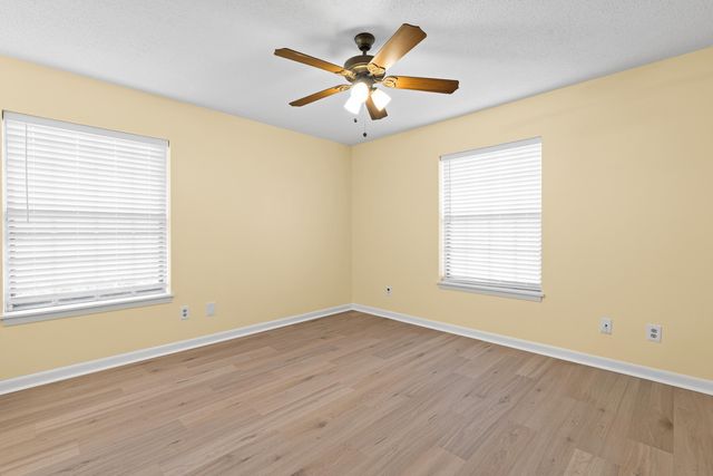 2803 Amberwood Dr, Longview, TX 75605