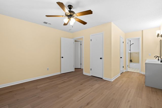 2803 Amberwood Dr, Longview, TX 75605