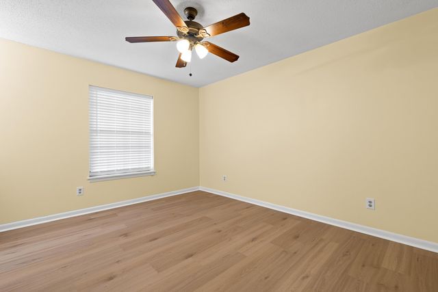 2803 Amberwood Dr, Longview, TX 75605