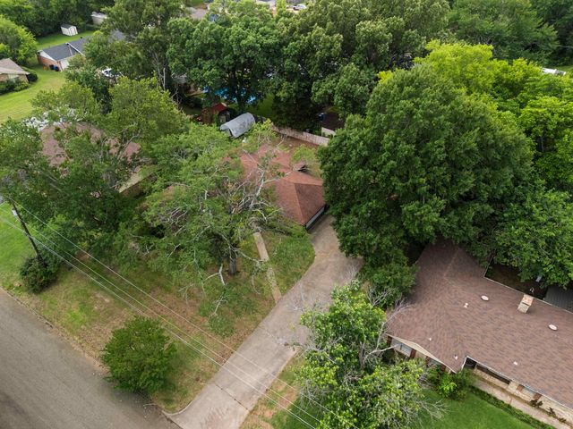2803 Amberwood Dr, Longview, TX 75605