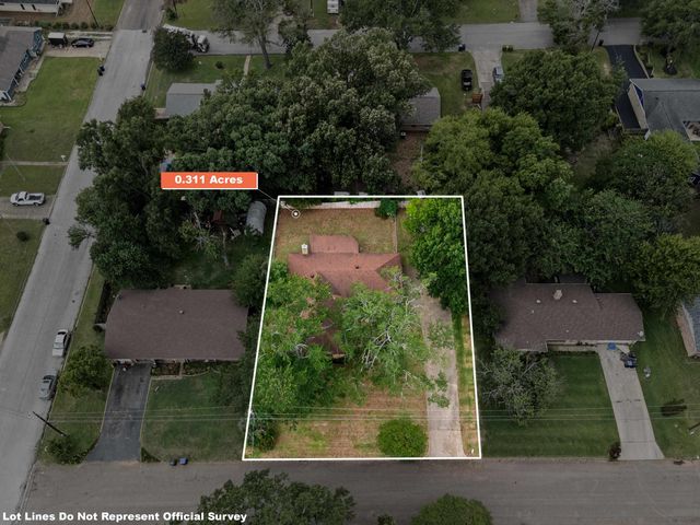 2803 Amberwood Dr, Longview, TX 75605