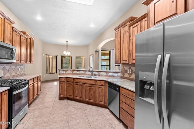 2026 El Presidio Drive, Las Cruces, NM 88011
