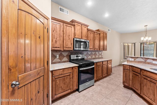 2026 El Presidio Drive, Las Cruces, NM 88011