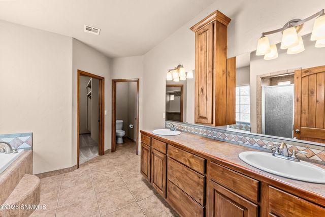2026 El Presidio Drive, Las Cruces, NM 88011