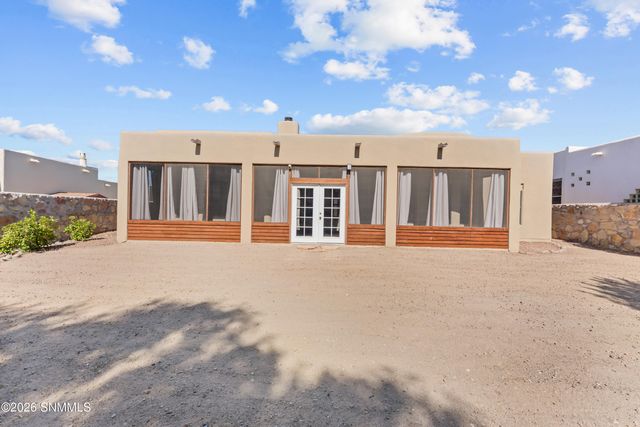 2026 El Presidio Drive, Las Cruces, NM 88011