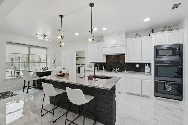 1330 Billingsley Drive, Waxahachie, TX 75167