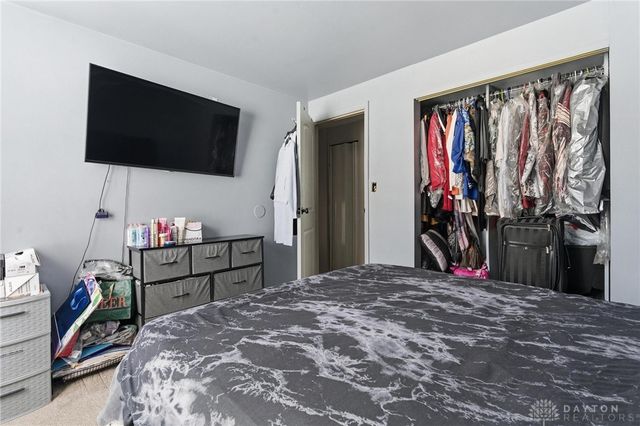 30 Sunnybrook Court, Dayton, OH 45426