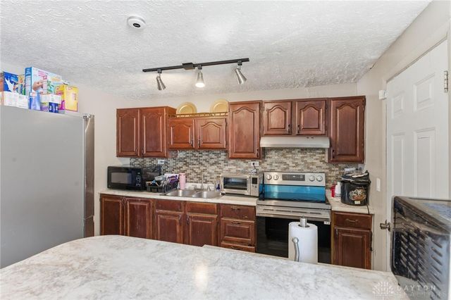 30 Sunnybrook Court, Dayton, OH 45426