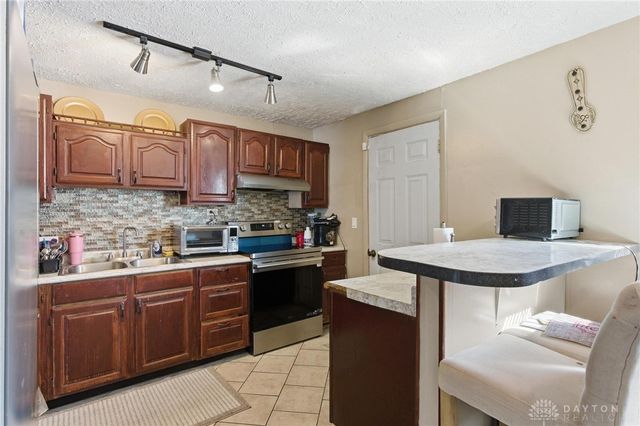 30 Sunnybrook Court, Dayton, OH 45426