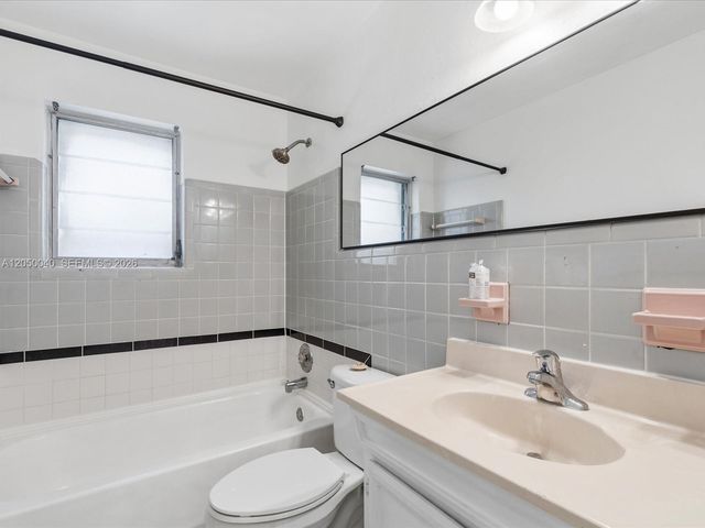 2513 NE 33rd Avenue 12, Fort Lauderdale, FL 33305