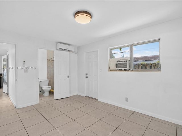 2513 NE 33rd Avenue 12, Fort Lauderdale, FL 33305