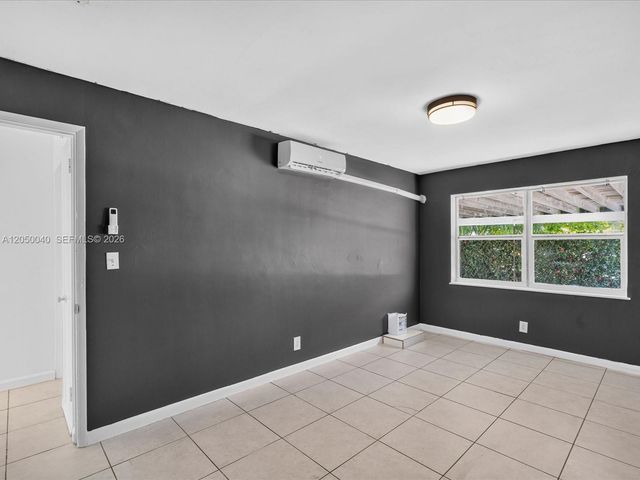 2513 NE 33rd Avenue 12, Fort Lauderdale, FL 33305