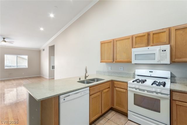 2000 Jade Creek Street 202, Las Vegas, NV 89117