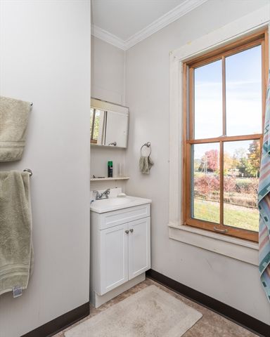466 Hadley Rd, Sunderland, MA 01375