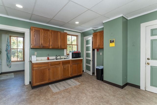 466 Hadley Rd, Sunderland, MA 01375