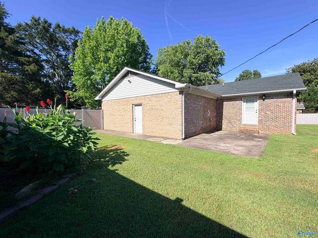 105 Edna Street, Moulton, AL 35650