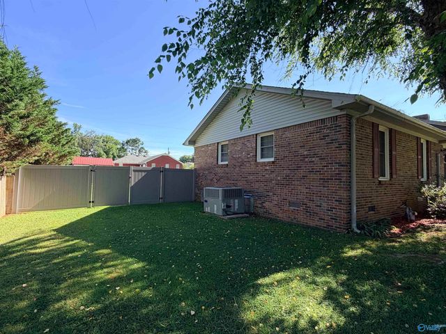105 Edna Street, Moulton, AL 35650