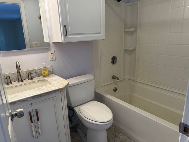 23 Wales St 1, Abington, MA 02351