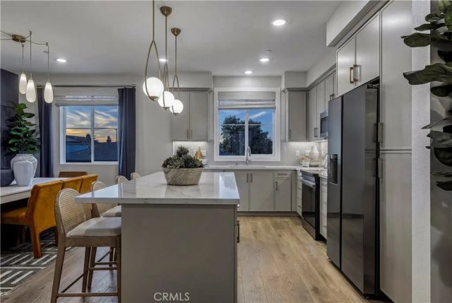 12719 Azure Way 25, Hawthorne, CA 90250