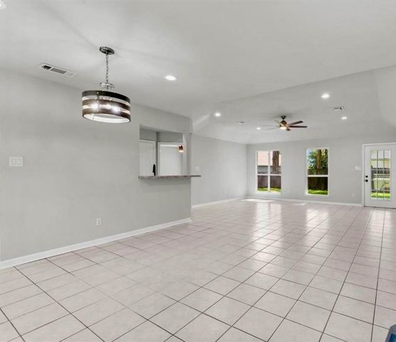 11844 Oakridge Manor Drive, Willis, TX 77318