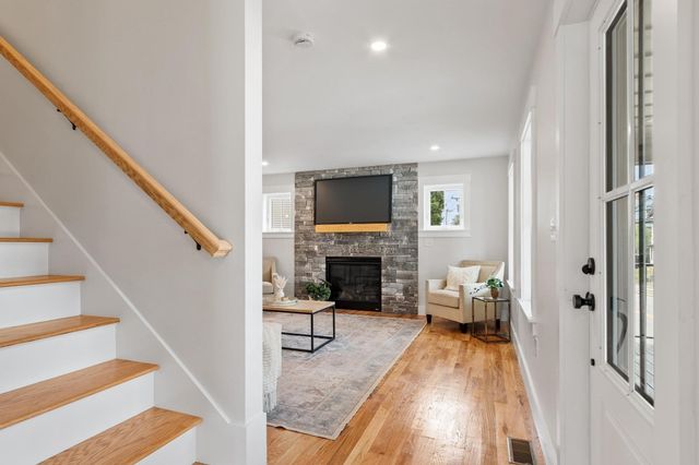 688 Westford St, Lowell, MA 01851